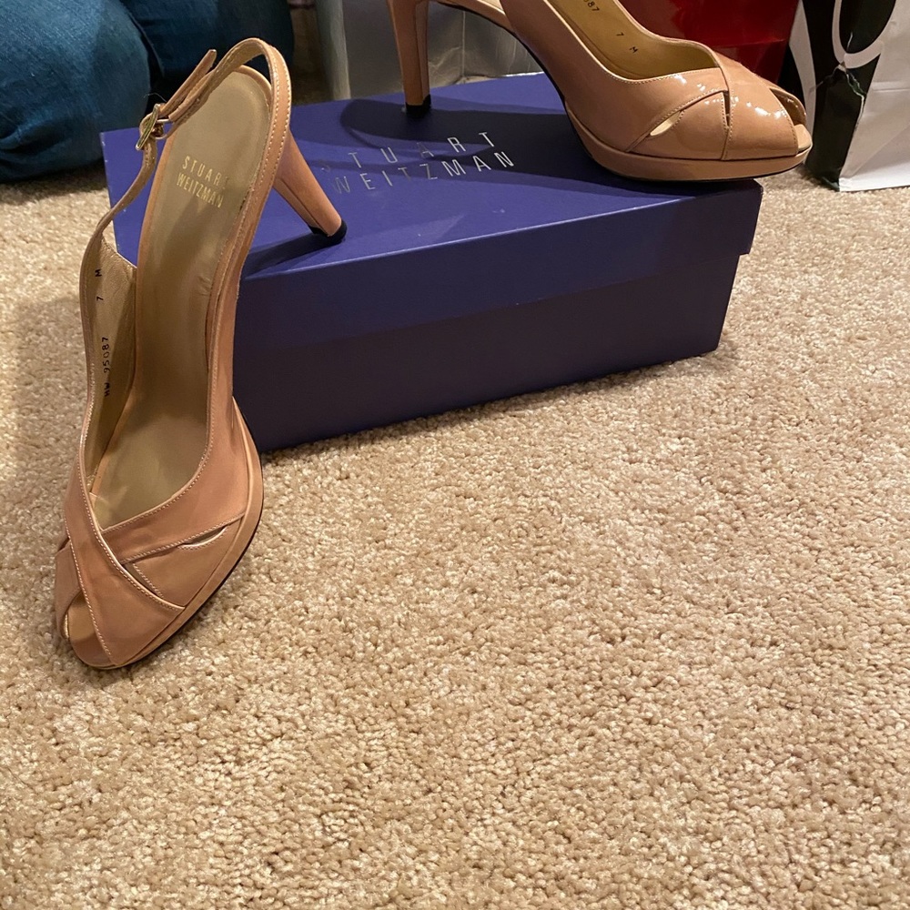 Stuart Weitzman beige leather heel